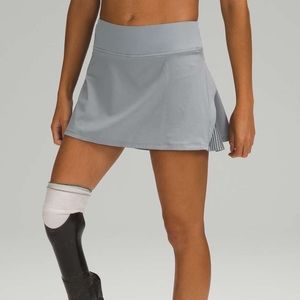 Lululemon Play Off The Pleats Mid Rise Skirt (Rhino Grey)